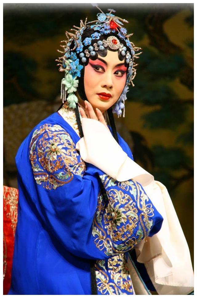 看一看,你就知道什么叫倾国倾城了|李胜素|戏曲|扮相_新浪新闻