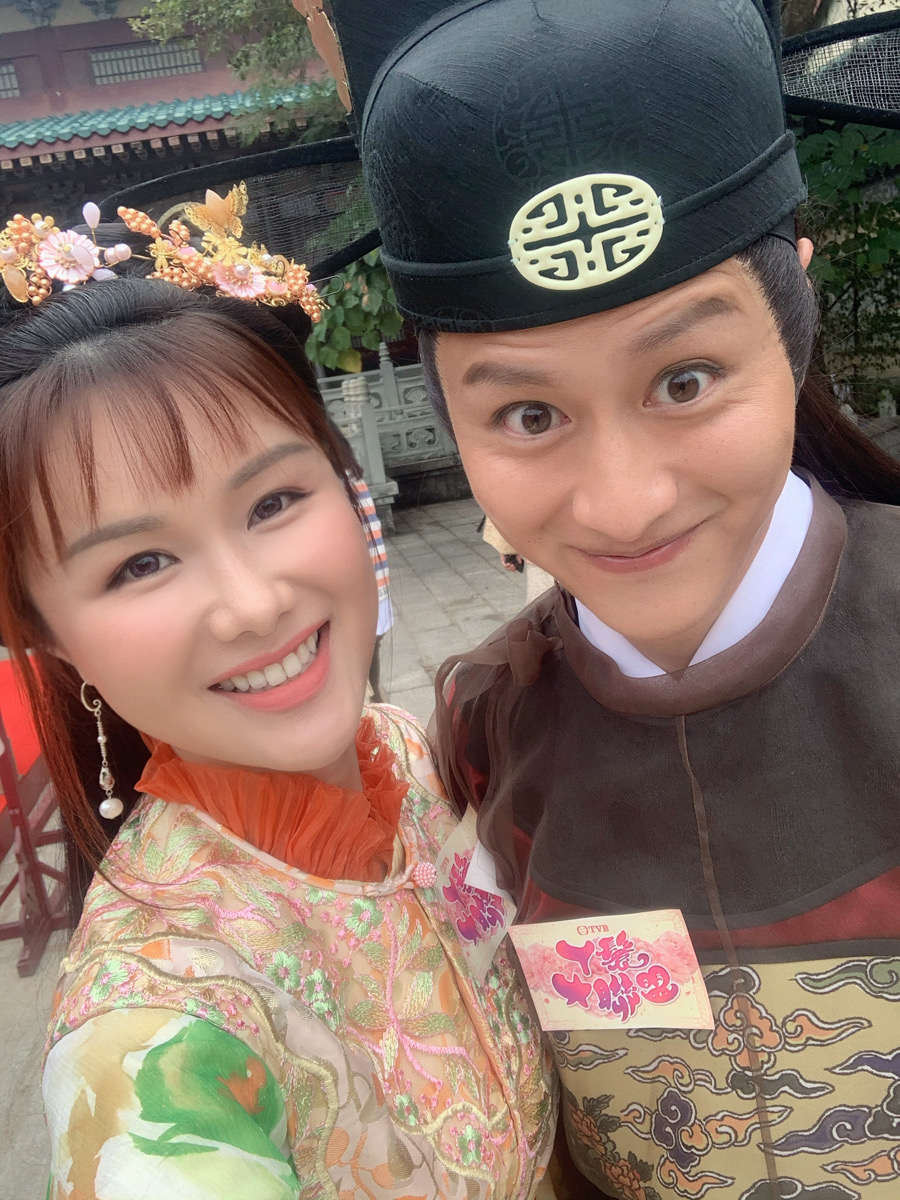 《丫鬟大联盟》:演员刘思希戏中用心演角色戏外刻苦学习成就事业