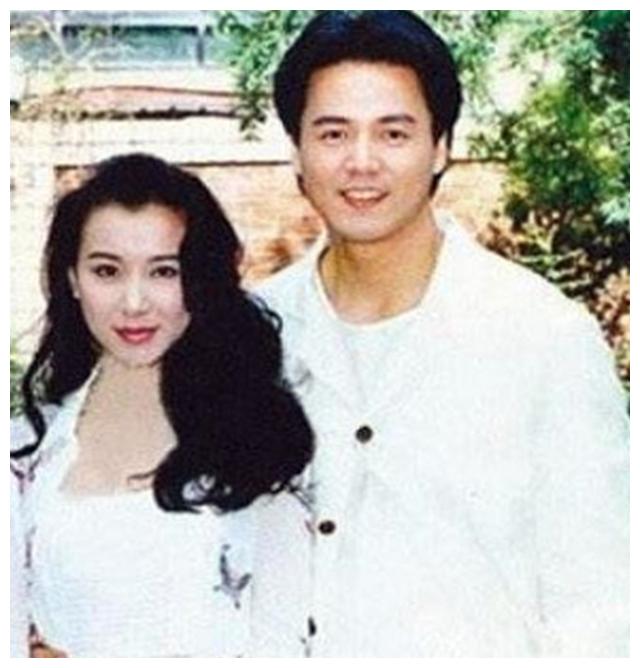 张庭丈夫被群嘲,网友:坚持用活酵母,自己却成了老奶奶!