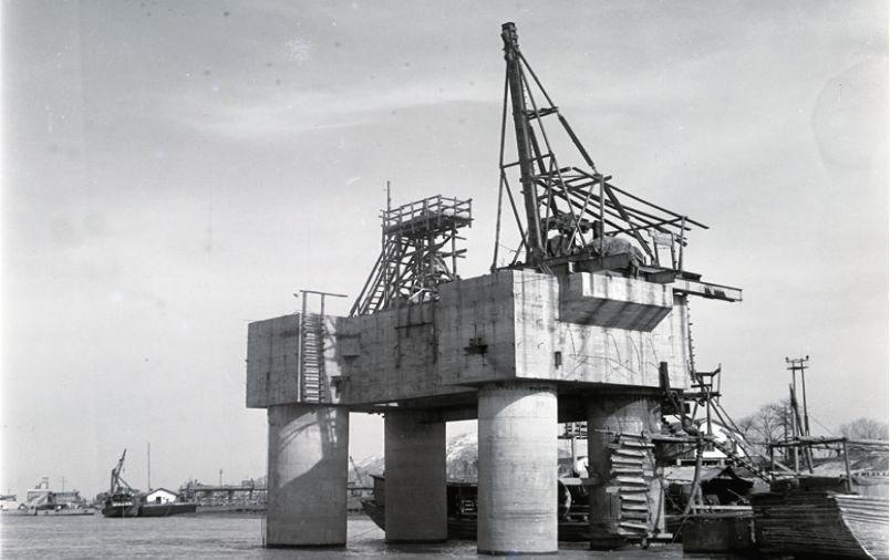 南京长江大桥修建现场照:质量一流,图9许世友命令118辆坦克压过