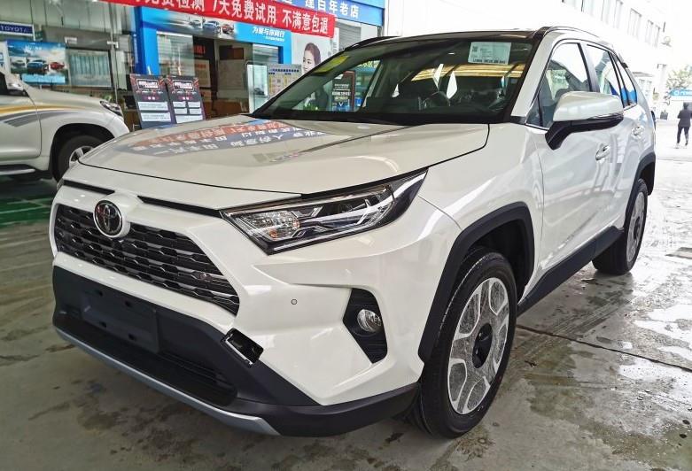 2020款丰田rav4荣放提车作业,车主:落地23万,动力油耗很满意