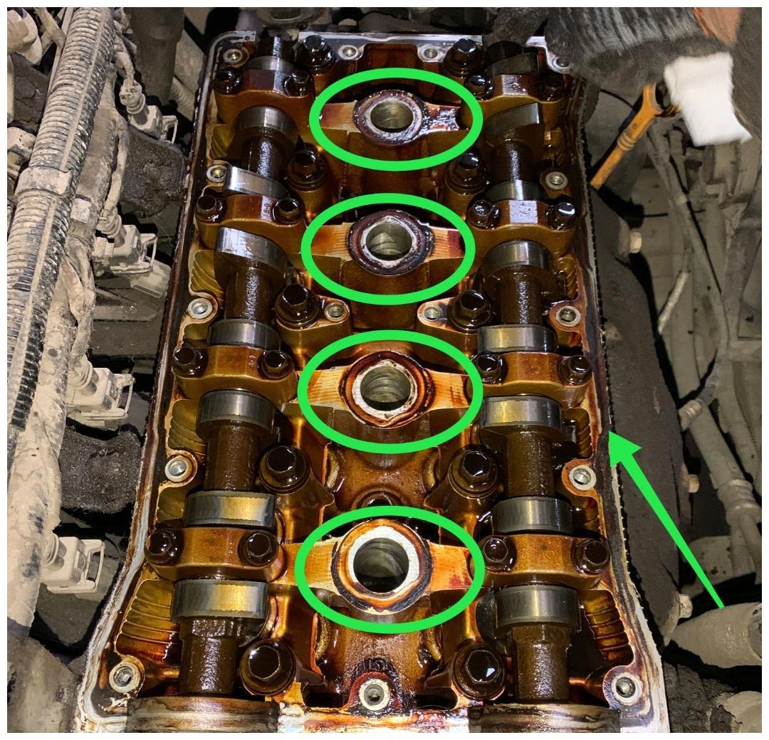 14万公里的别克维修,原装气门室盖罩变形漏油,更换改进型盖罩!