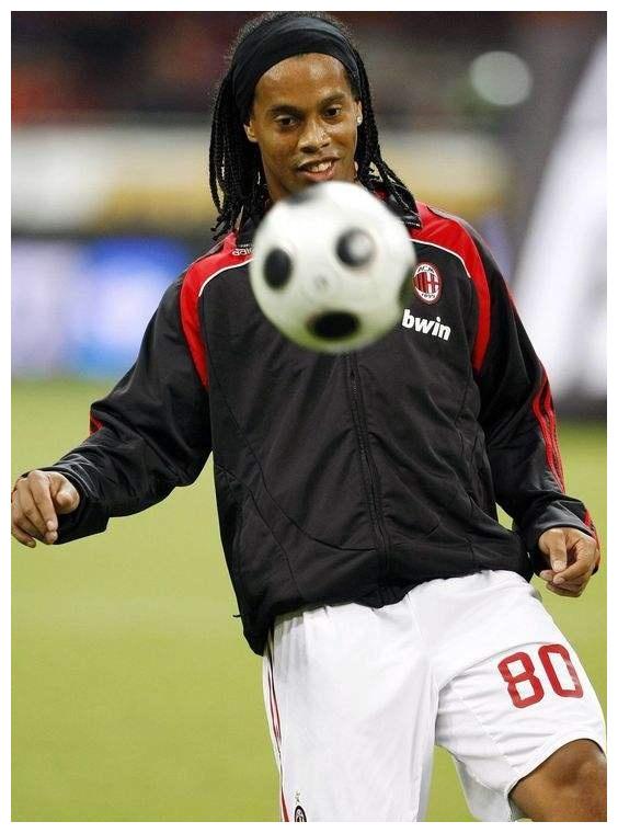 虽然最终沉沦,但无碍他曾经伟大|精灵|罗纳尔迪尼奥|罗纳尔多_新浪网