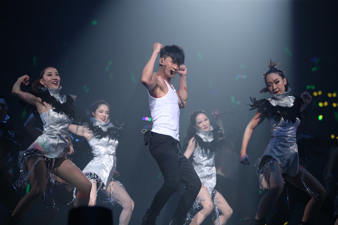 林峯上海开唱留遗憾 明年将开全新巡演|林峯|巡演|演唱会_新浪新闻