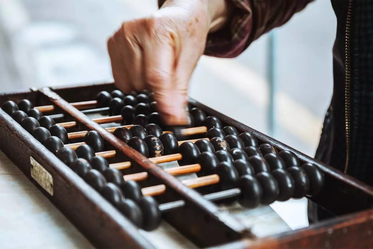 这里是著名的算盘村但是算盘生意越做越差即将消失