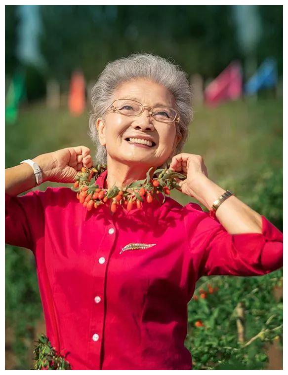 110岁老太婆做网红,直播,带货,月销50万,比网红脸美太多了|枸杞|美太|