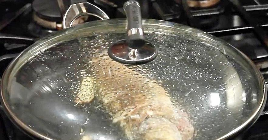 煎鱼时,直接煎是大错特错的!少了这一步,鱼肯定破皮还粘锅