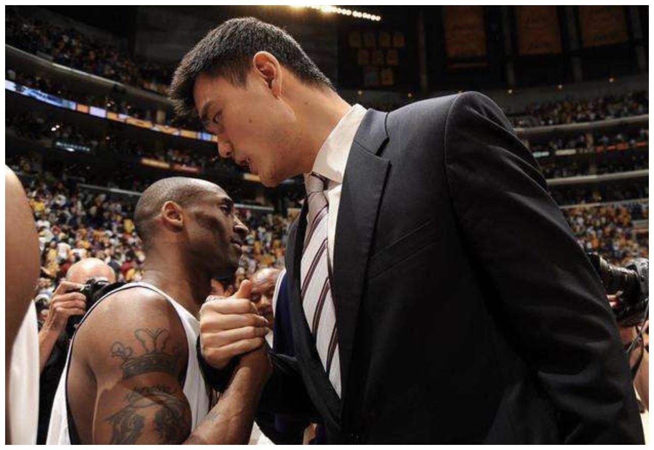 姚明为逝者鞠躬默哀,无缘科比追悼会,cba开始出台三套方案