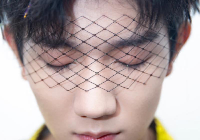 当男星遇上面纱,王俊凯唯美,易烊千玺呆萌,王一博却让人沦陷!