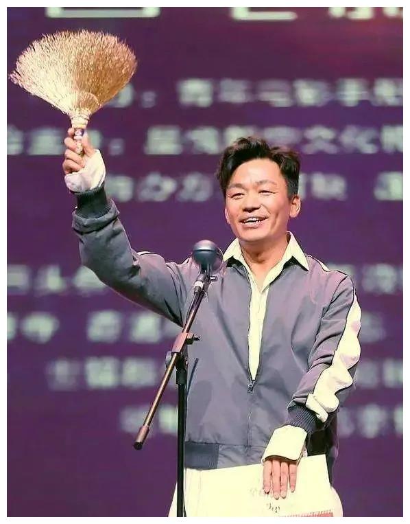 汪海林大爆金扫帚奖内幕称杨幂花钱撤提名肖战意外背锅