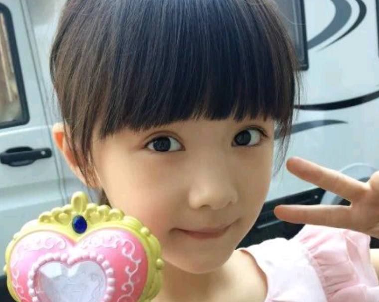 中国最美的五个小女孩,刘楚恬纪姿含上榜,网友:想抱回家当女儿_高清