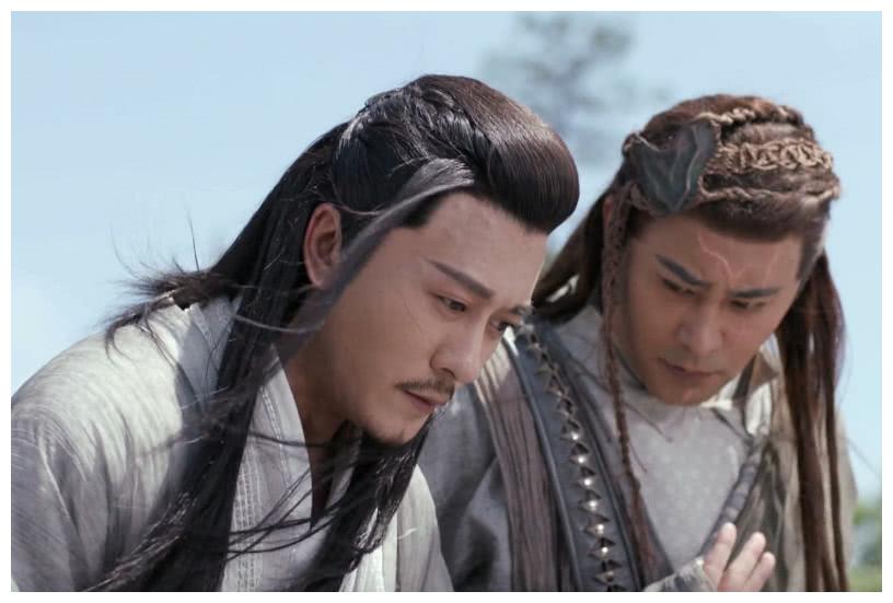 倚天屠龙记:范遥的手居 然放在了杨逍的腰上!满满的激情啊啊