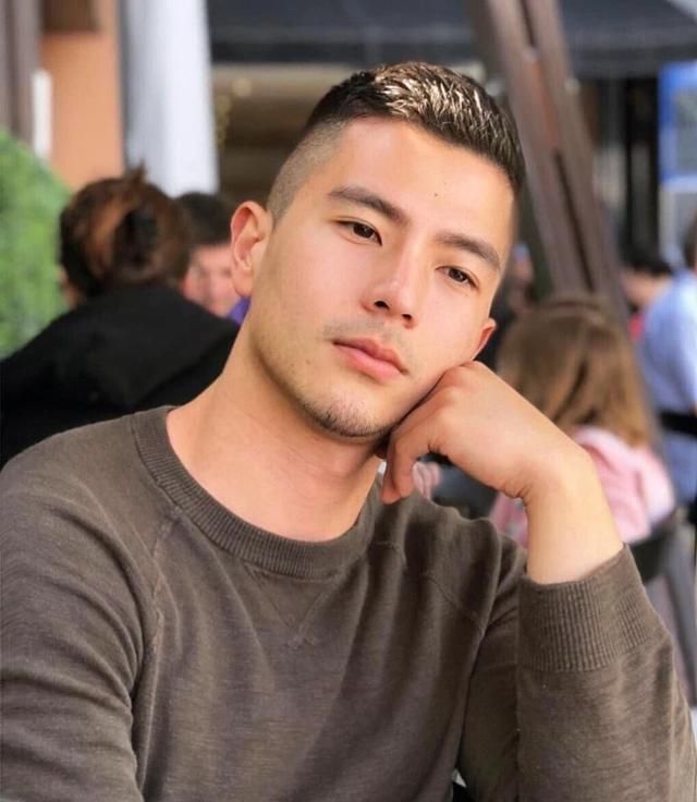 身材健壮的帅哥,留起胡子瞬间变身气质儒雅的型男大叔