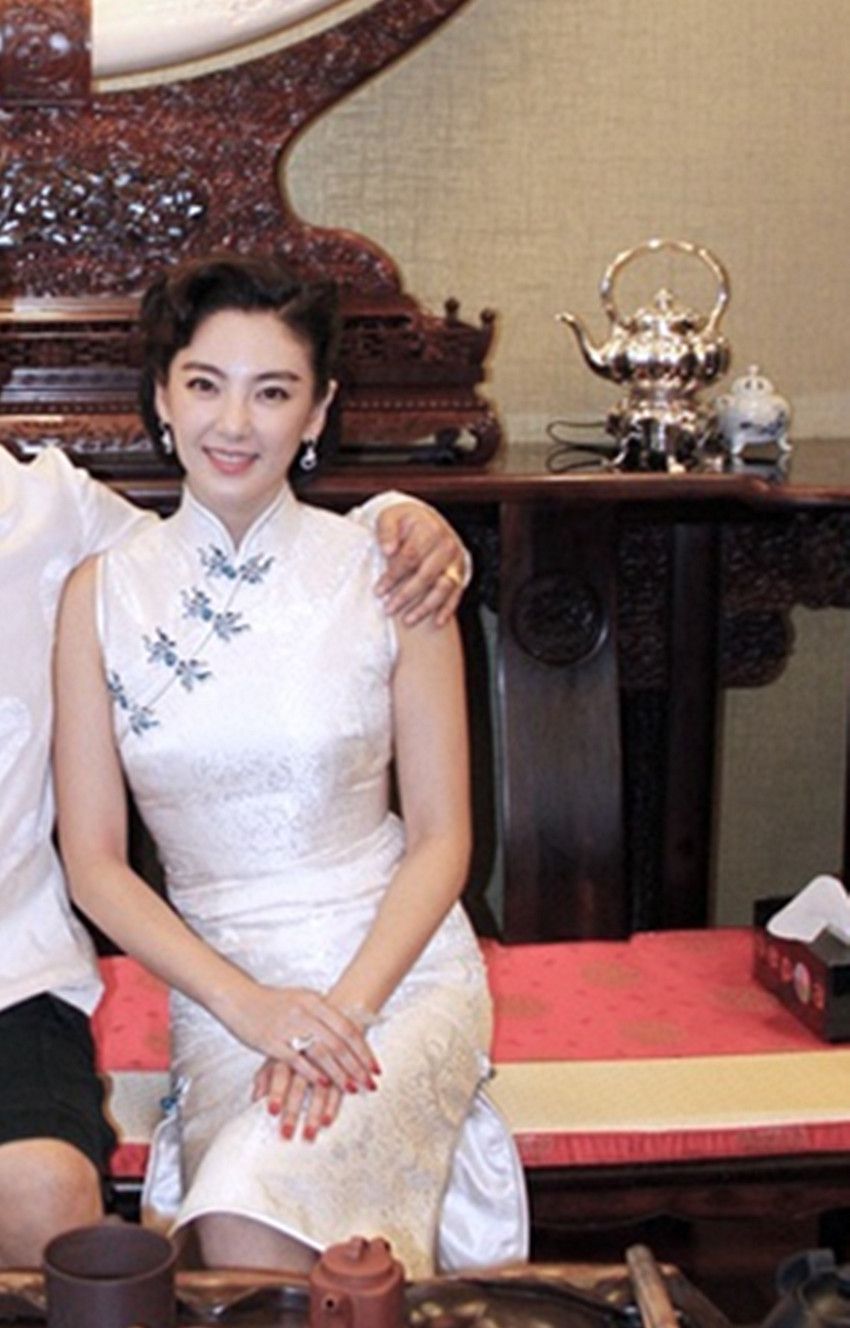 女性空间中的视觉张力...