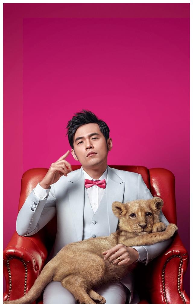 周杰伦代言最新大片曝光 粉嫩嘟嘴还卖萌,网友:画风不对!