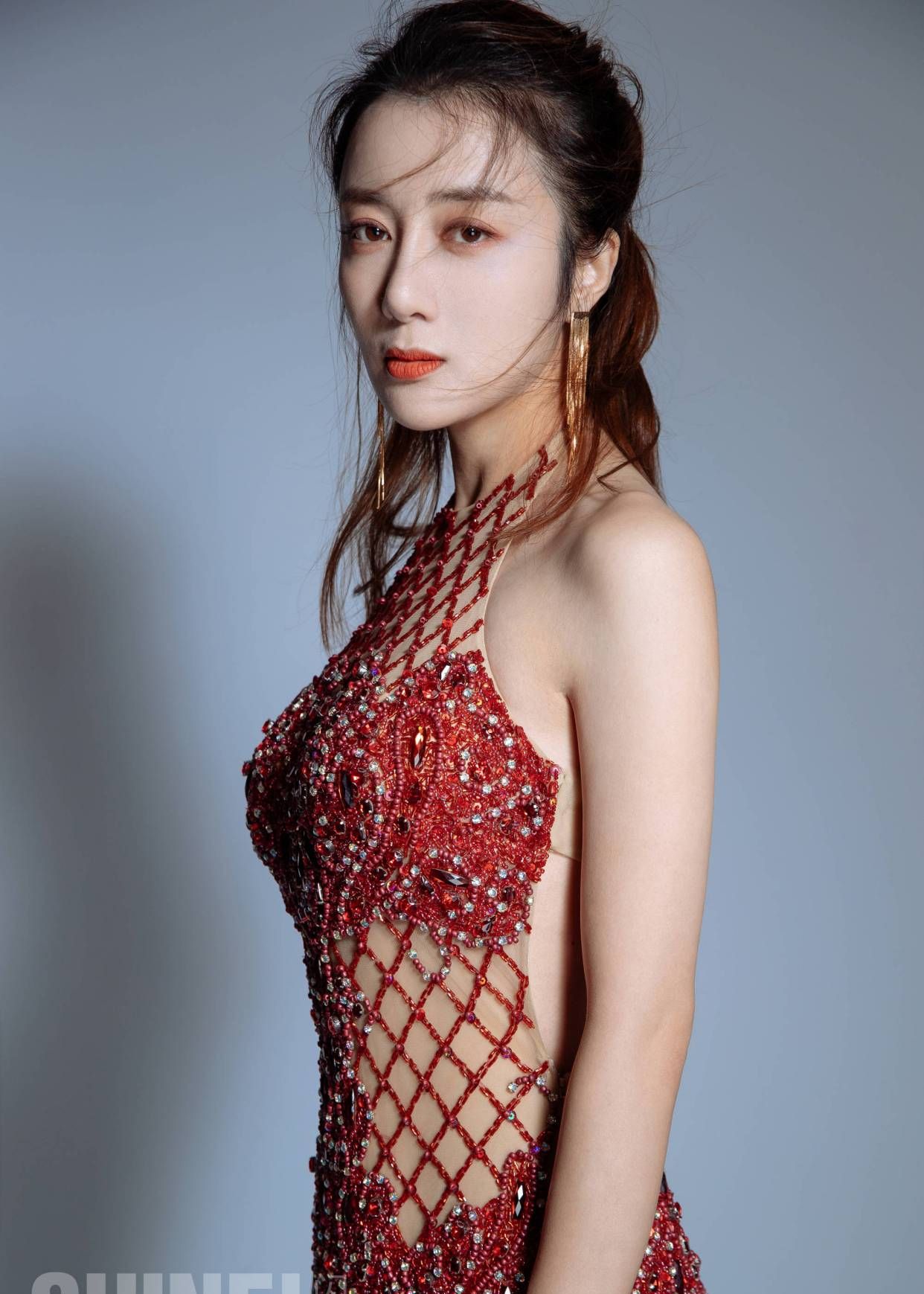 李依晓——烈焰红唇女人的魅力__财经头条