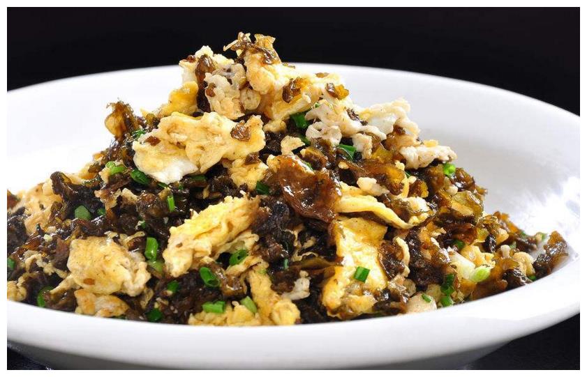 表妹做地皮菜是专家,此做法堪称经典,吃到根本停不下来