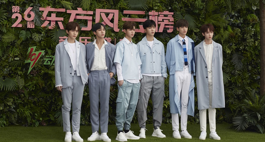 乐华七子next"双料"组合奖获肯定 现场两首歌曲连唱