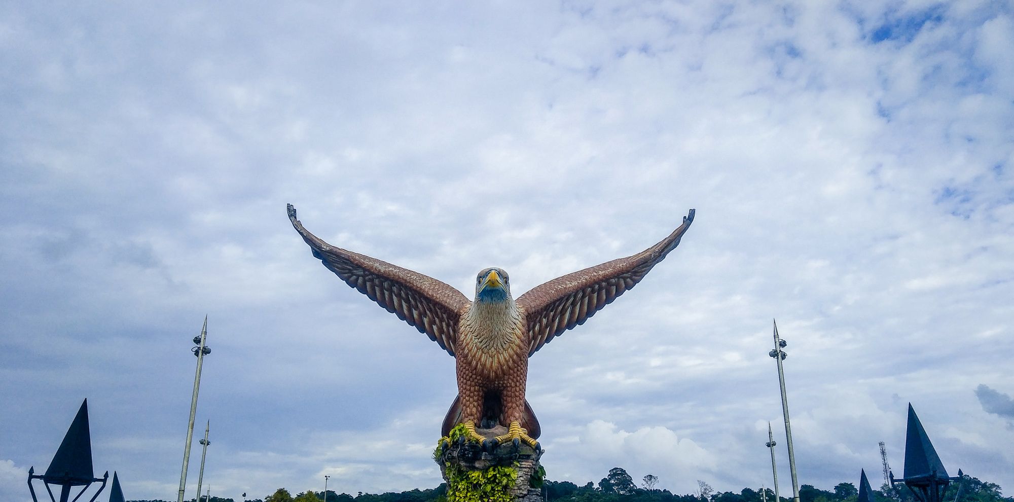 看看它是哪个城市的标志物?