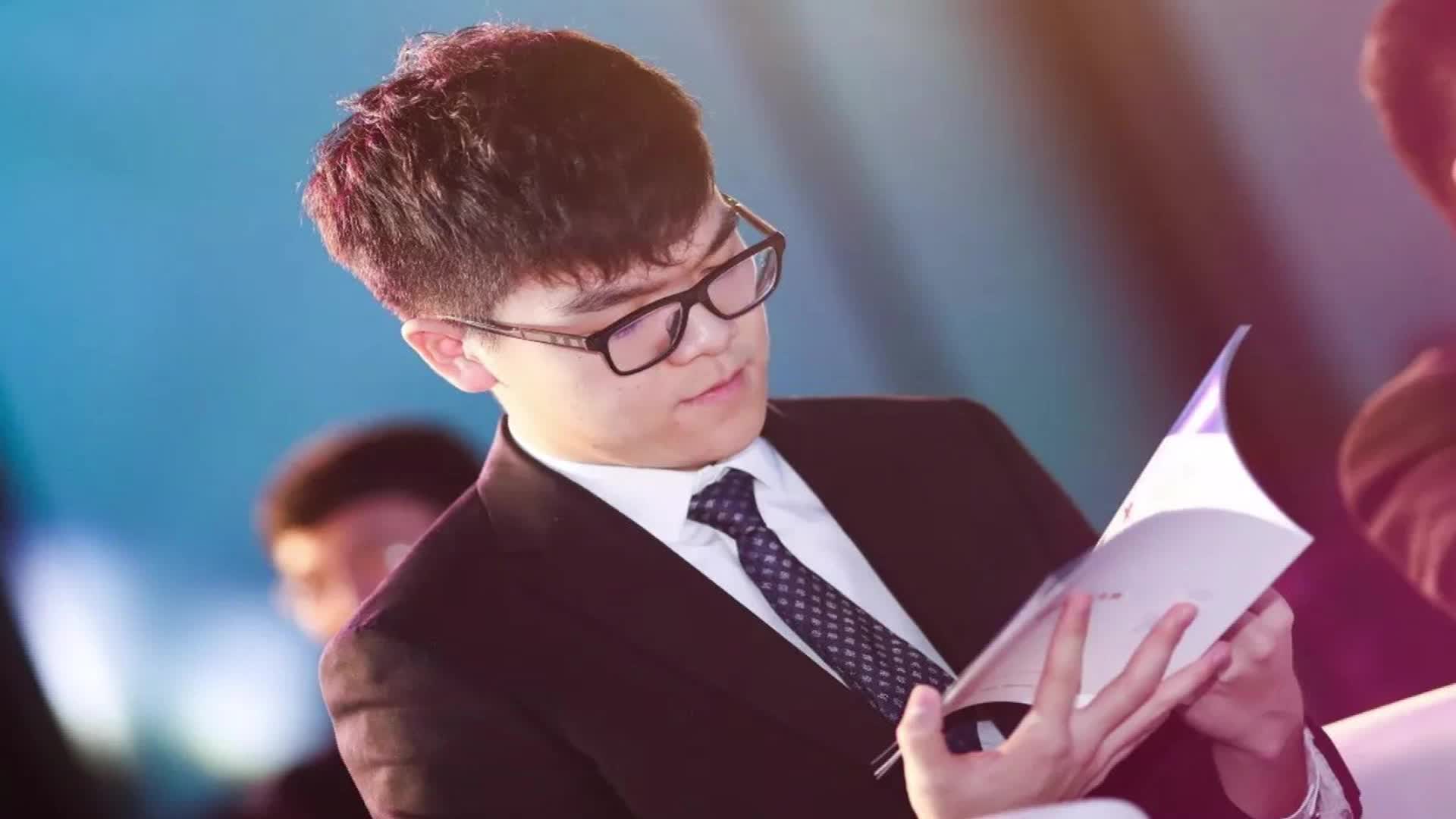 老师怎么教?柯洁在清华选修围棋课 老师是前围棋国手八段