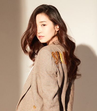 金雯昕时尚大气,唯美迷人,写真图片