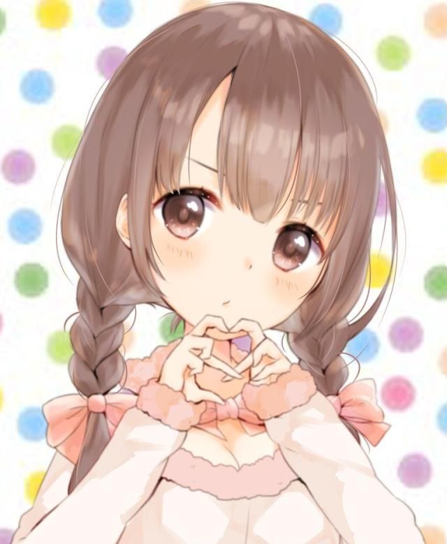 最近还很流行用食指和大拇指交叉组成一个小桃心呢!