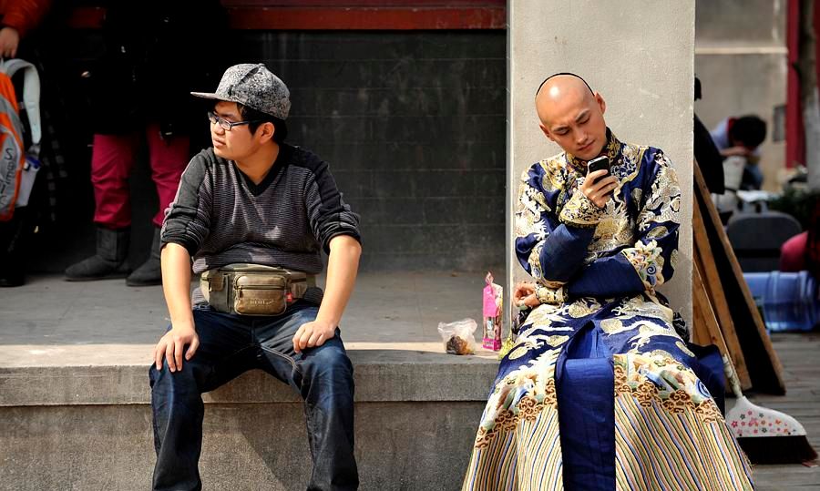 幕后花絮照片,四爷和日本兵聊天,袁弘高难度打吊瓶|步步惊心|电视剧
