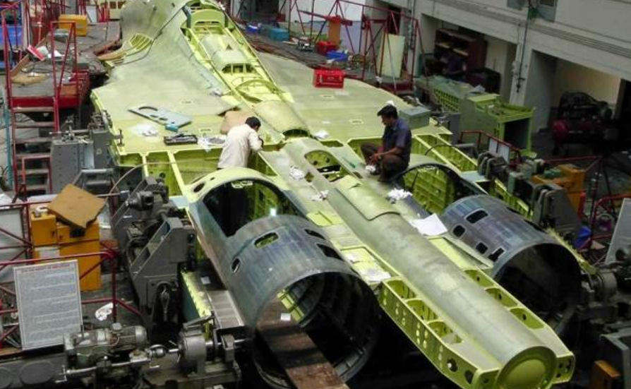 没有强大的工业实力,印度只能建造出个装满买遍全球的空壳子?