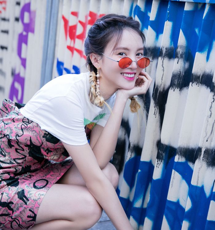 金晨最新唯美写真一个小家碧玉冰清玉洁的邻家女孩