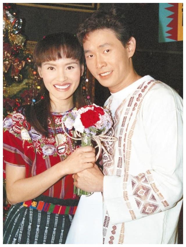 同居,称感情比之前还好,但离婚原因让人愤怒|离婚|黄品源|同居_新浪网