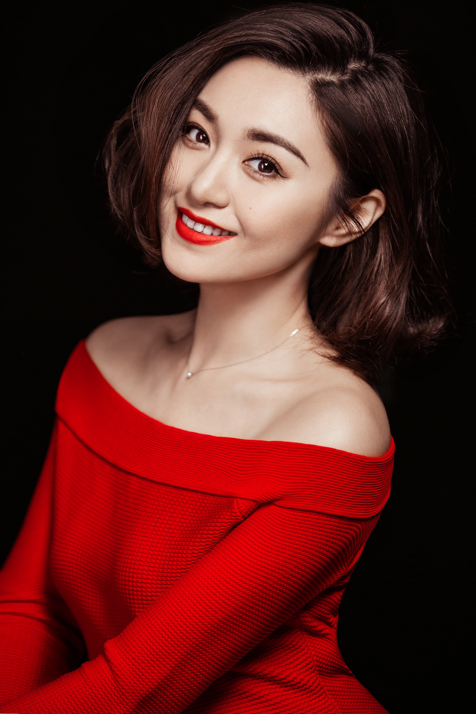 央视热播剧姥姥的饺子馆片尾曲门首发袁东方深情演绎