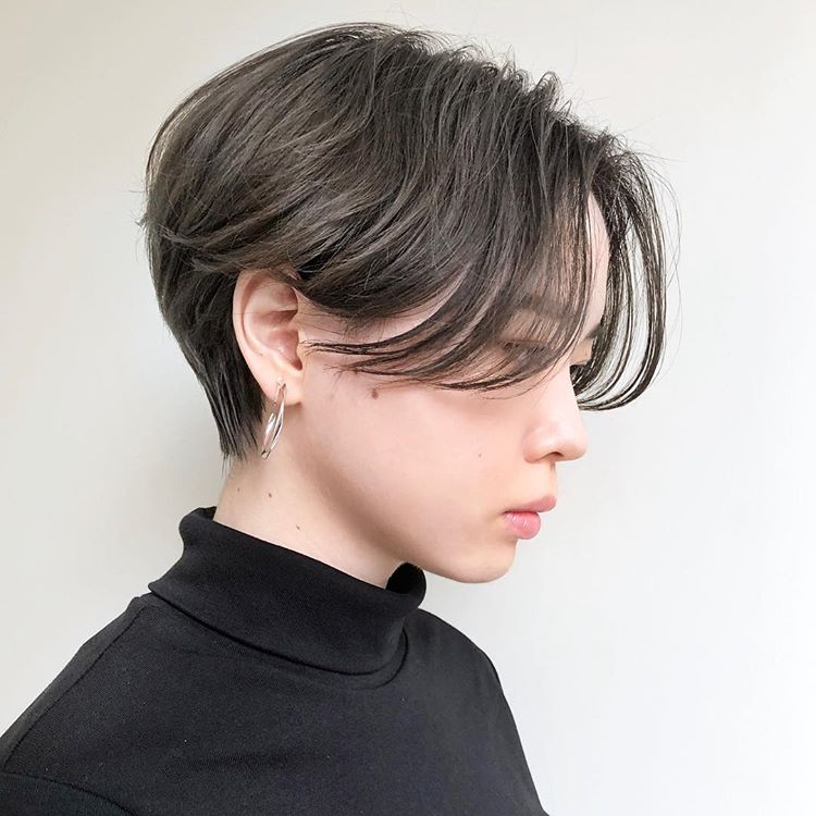 厌倦了一次不变的波波头不如试试更吸睛的露耳短发减龄又洋气