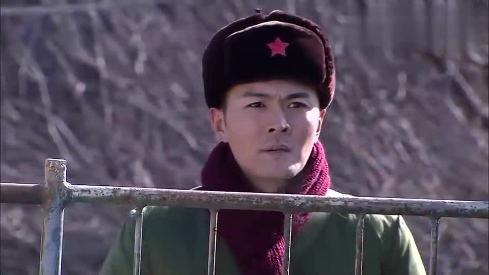 一生只爱你:胜利来到小青奶奶的遗像前,不知小青去向,内心焦急