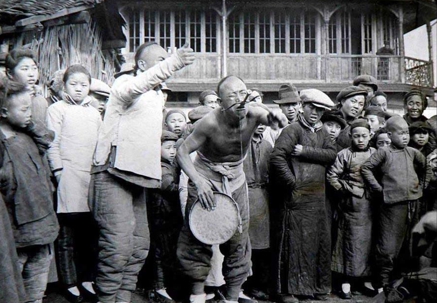 清末民初的中国街头第一张令人心疼最后一张令人心酸