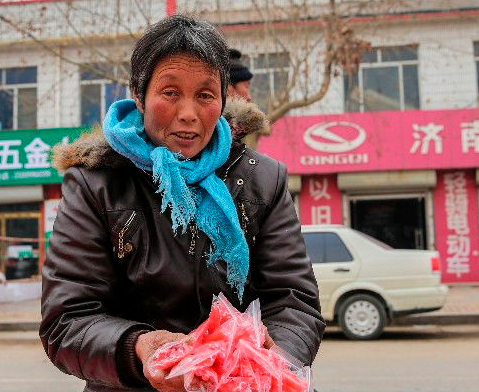 农村里土气的"方头巾",她温暖的怀抱是我的家,小时候的记忆