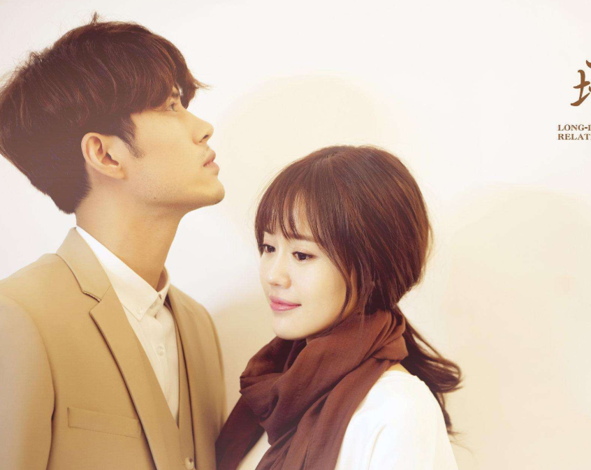 开着视频彼此却只顾做自己的事情这就是爱吗