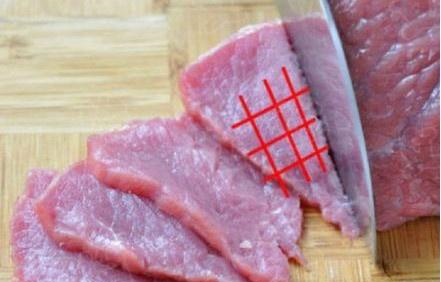 猪肉顺纹切还是逆纹切大厨不同部位切法不同,错了咋做都不香