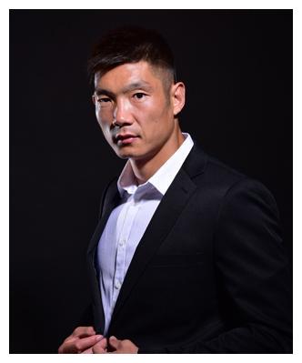 中国拳击冠军炮轰散打队长:你在国内有一定流量,但拿不上台面|付高峰