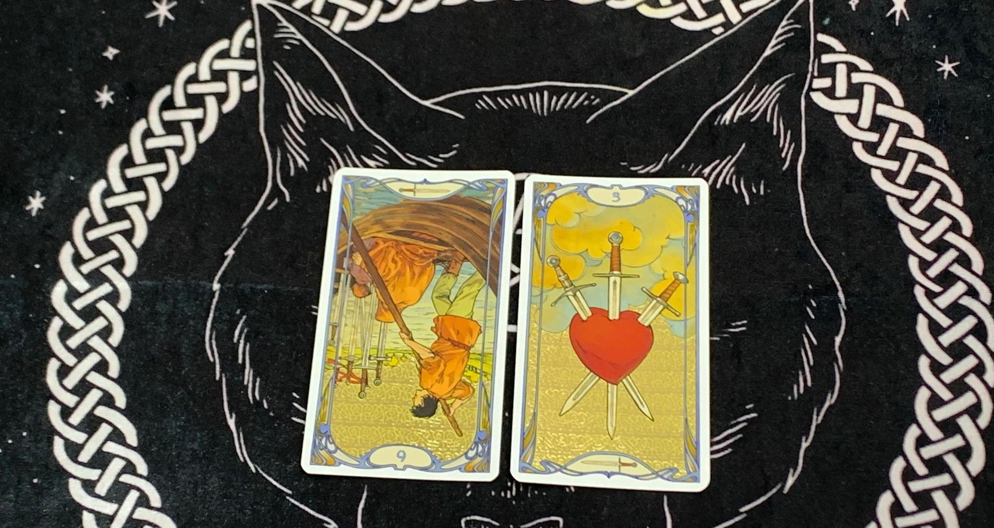 第三组:宝剑六逆位/宝剑三正位圣杯二逆位,可能你和对方有无法心意