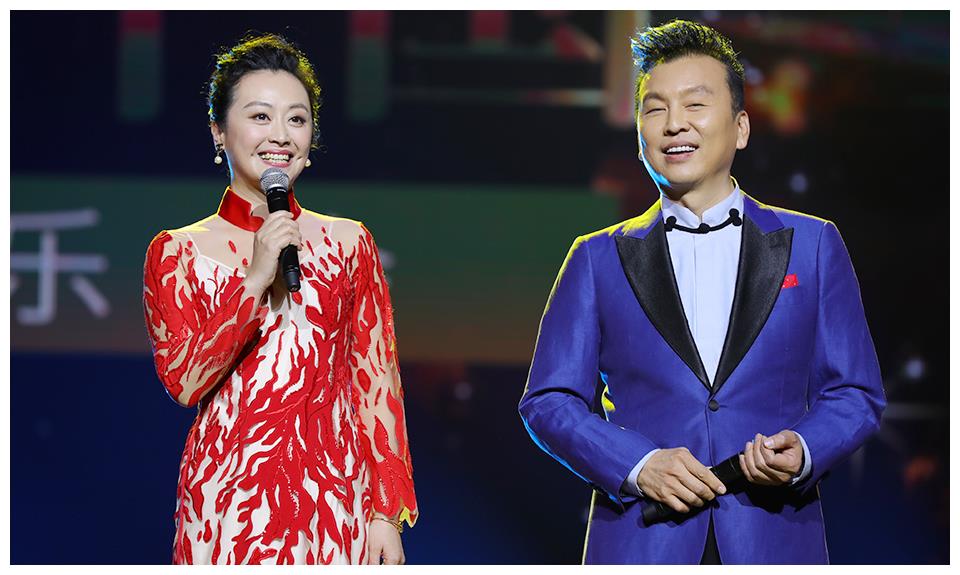 央视最没存在感的综艺节目女主持人,20年前主持人大赛铜奖获得者