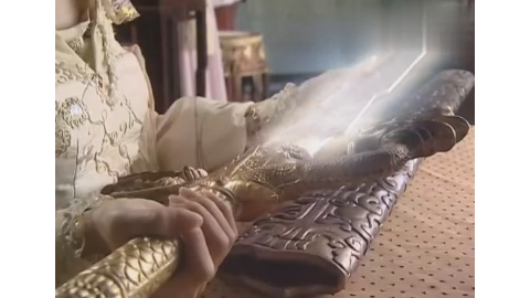 魔剑生死棋拜玉儿想拿凌霜剑给义父结果被凌霜剑狠狠惩罚了