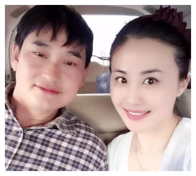 在2015年在央视春晚上,马翠霞和朱之文合唱《在希望的田野上》一举