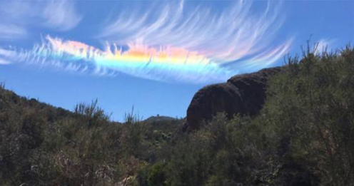 美国加州国家公园惊现"火彩虹",罕见的自然现象让人叹为观止
