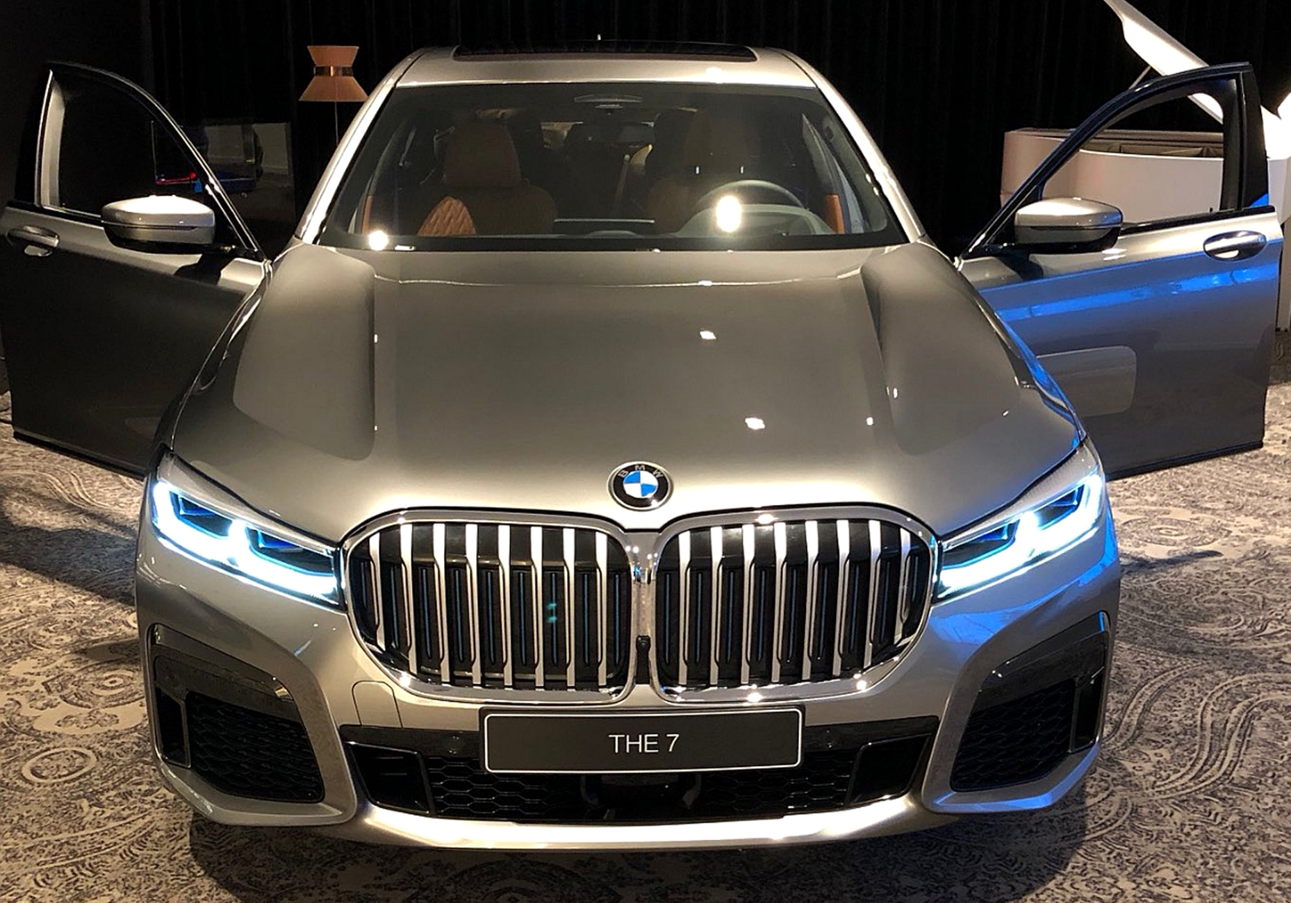 小改款宝马7系外观提前泄露,格栅巨大,前脸更像劳斯莱斯-新浪汽车