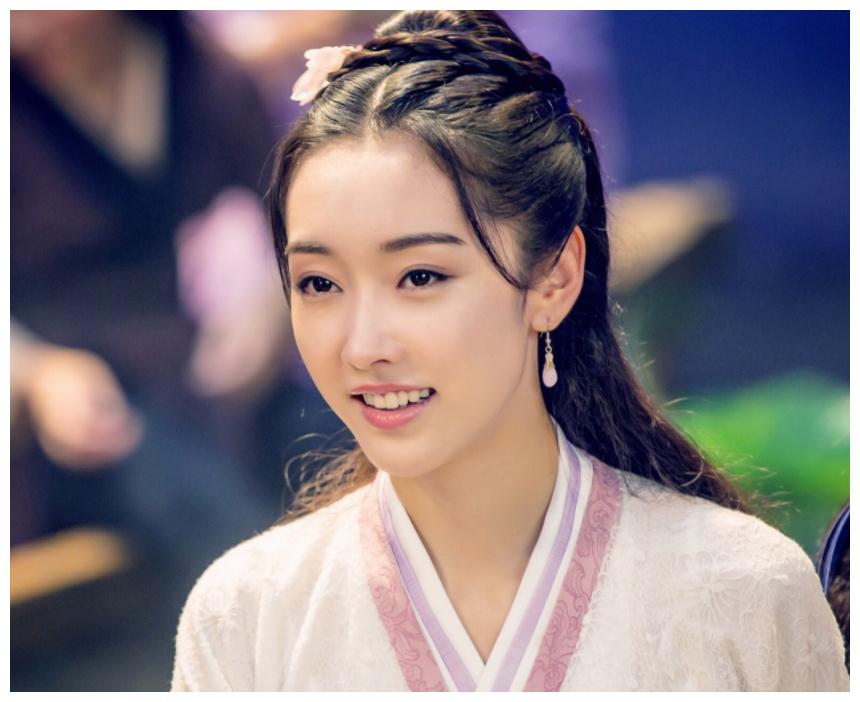 《爱情公寓》跑龙套,如今成功逆袭,还和张艺兴演cp|爱情公寓|袁冰妍