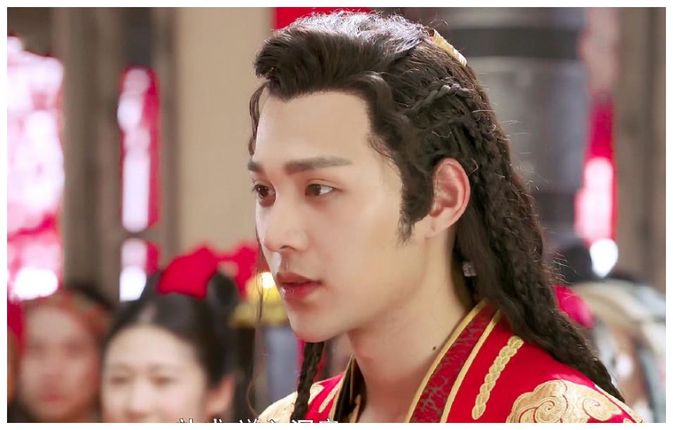 他曾在《宸汐缘》中饰演小狐狸承宴,不过并不算主角.