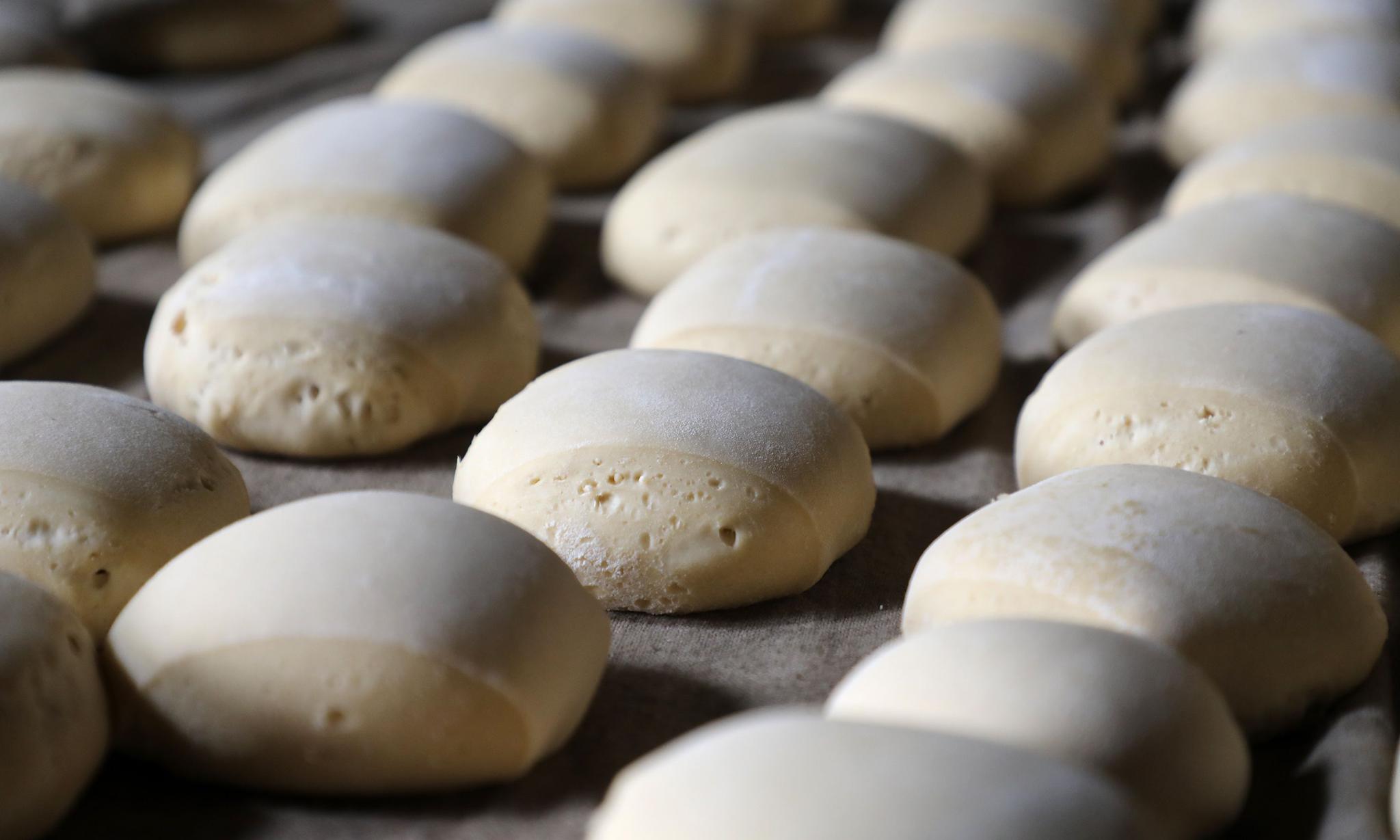 二面馒头"70年,身体健康和专家主张不谋而合|大妈|面馍|铁锅_新浪新闻