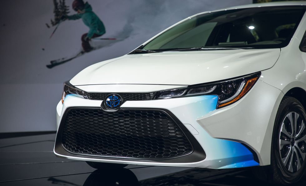 2020款丰田卡罗拉混动版百公里油耗仅需45升