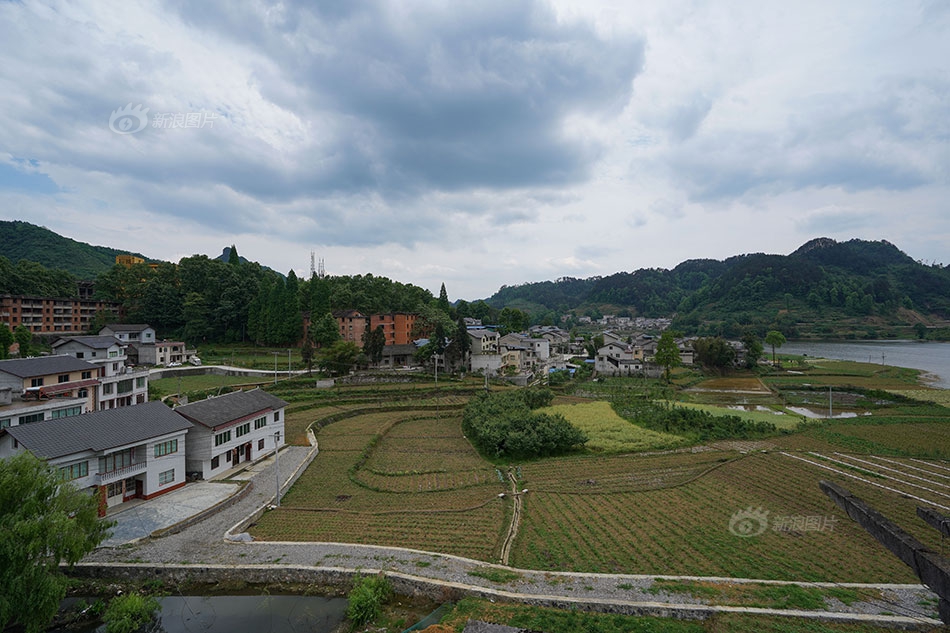 一个都不能少童伴妈妈和32个留守娃