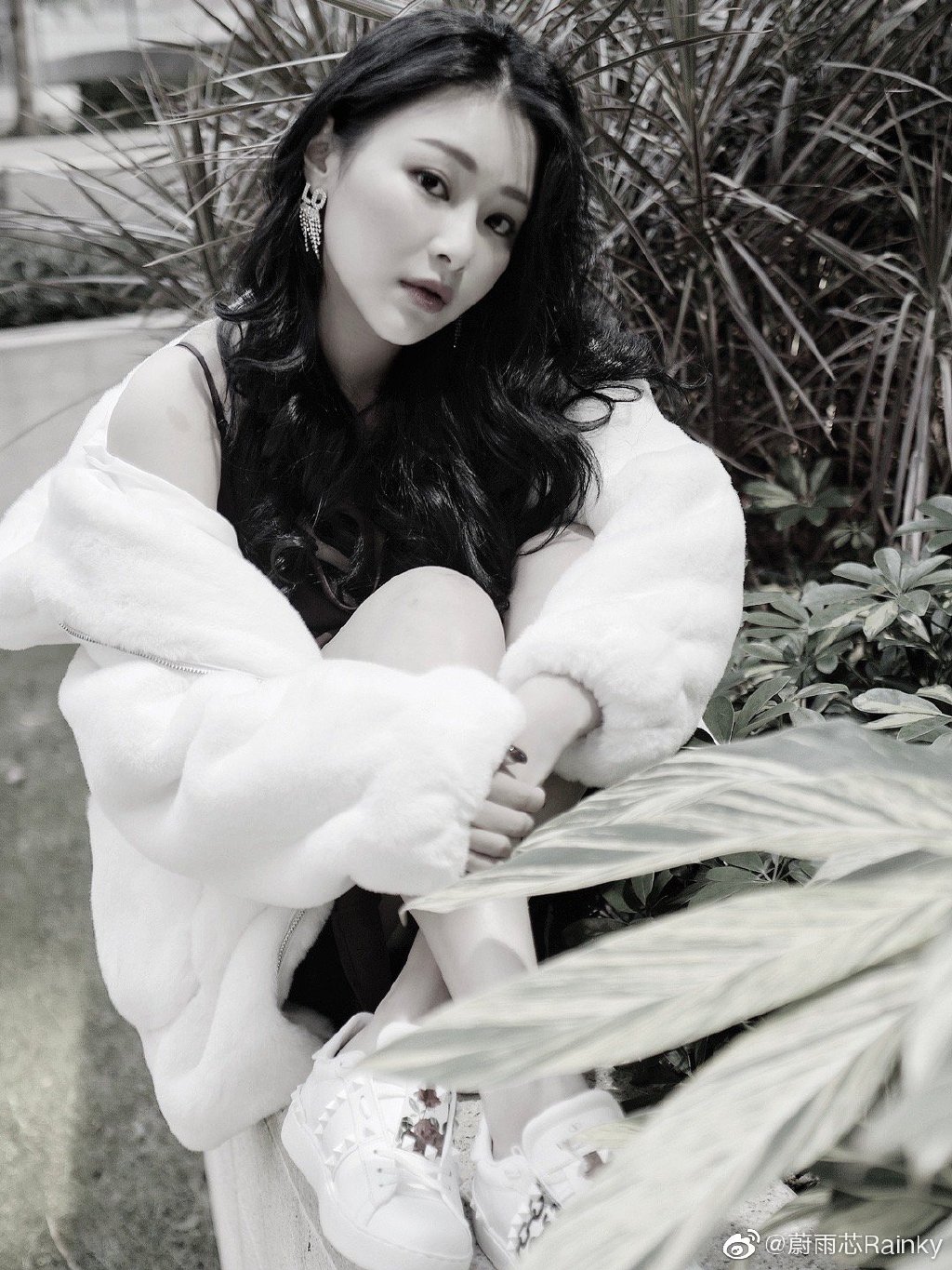 香港美女歌手蔚雨芯迷人写真美照欣赏